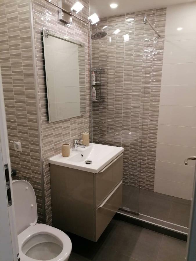 White Studio Leilighet Cluj-Napoca Eksteriør bilde