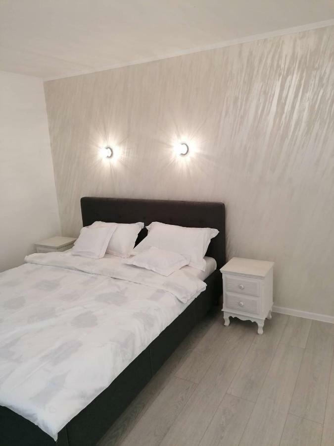 White Studio Leilighet Cluj-Napoca Eksteriør bilde