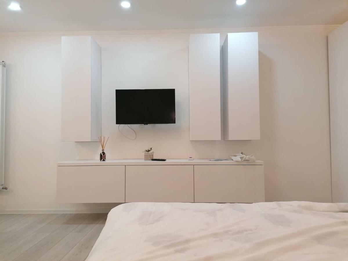 White Studio Leilighet Cluj-Napoca Eksteriør bilde