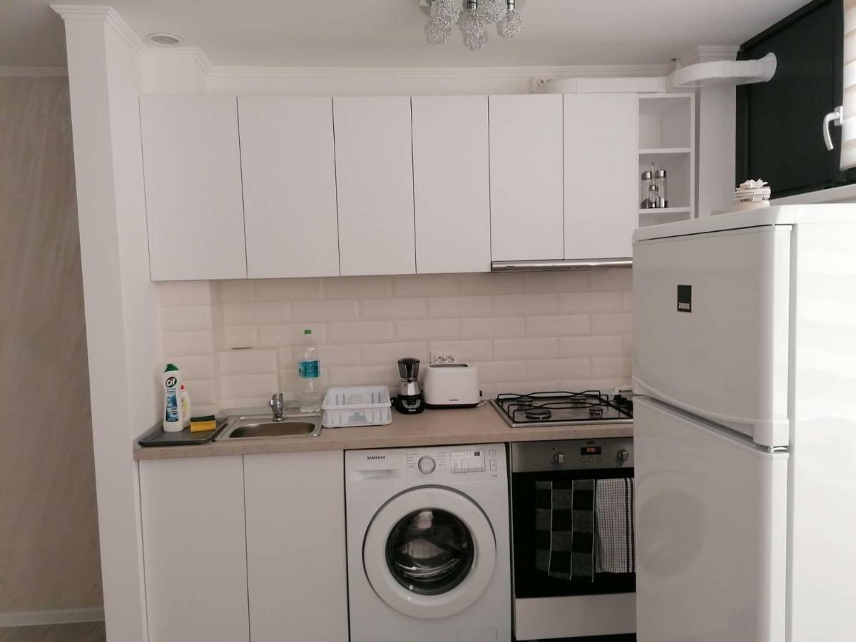White Studio Leilighet Cluj-Napoca Eksteriør bilde