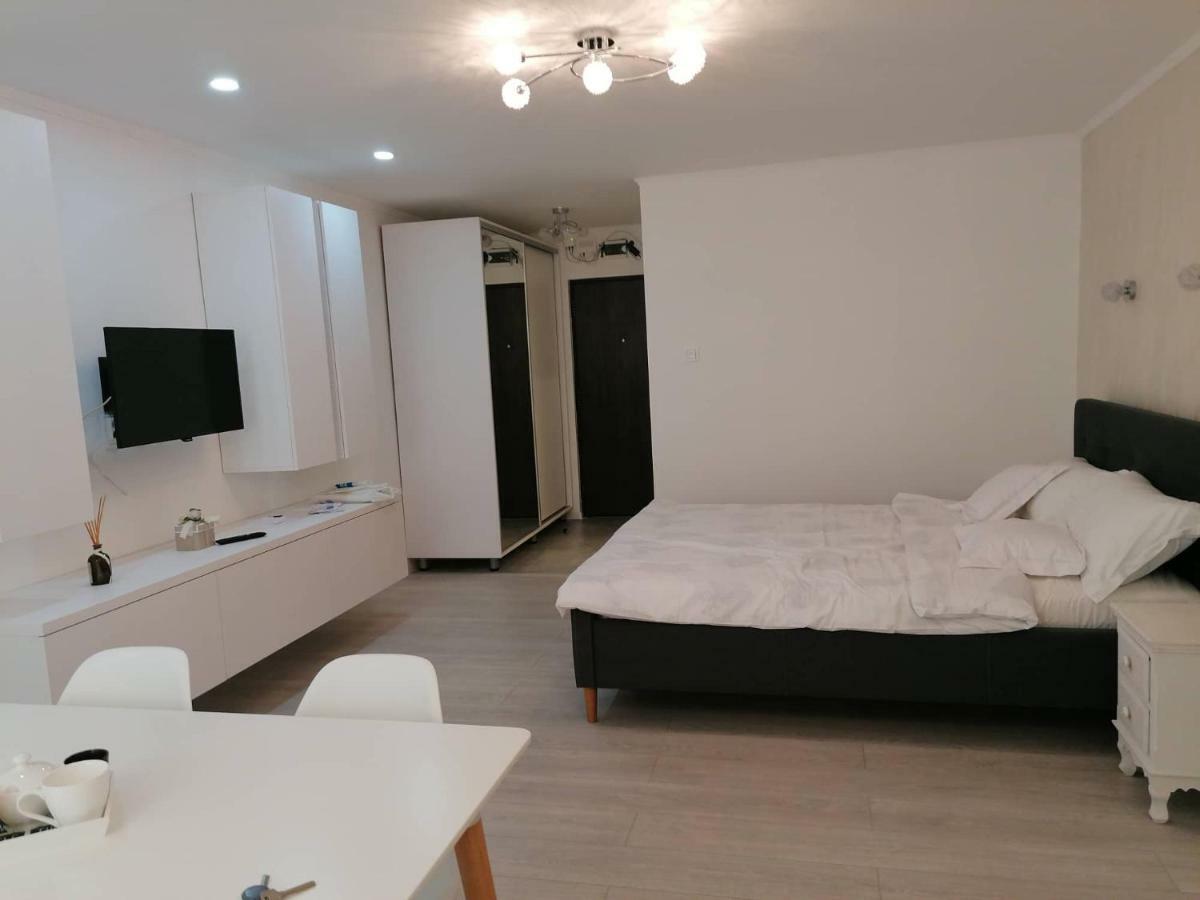 White Studio Leilighet Cluj-Napoca Eksteriør bilde